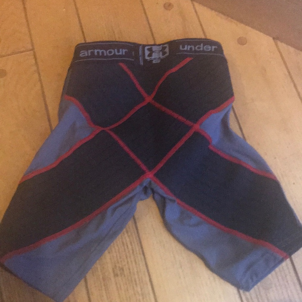 Under Armour Compression - Picture 2 of 4